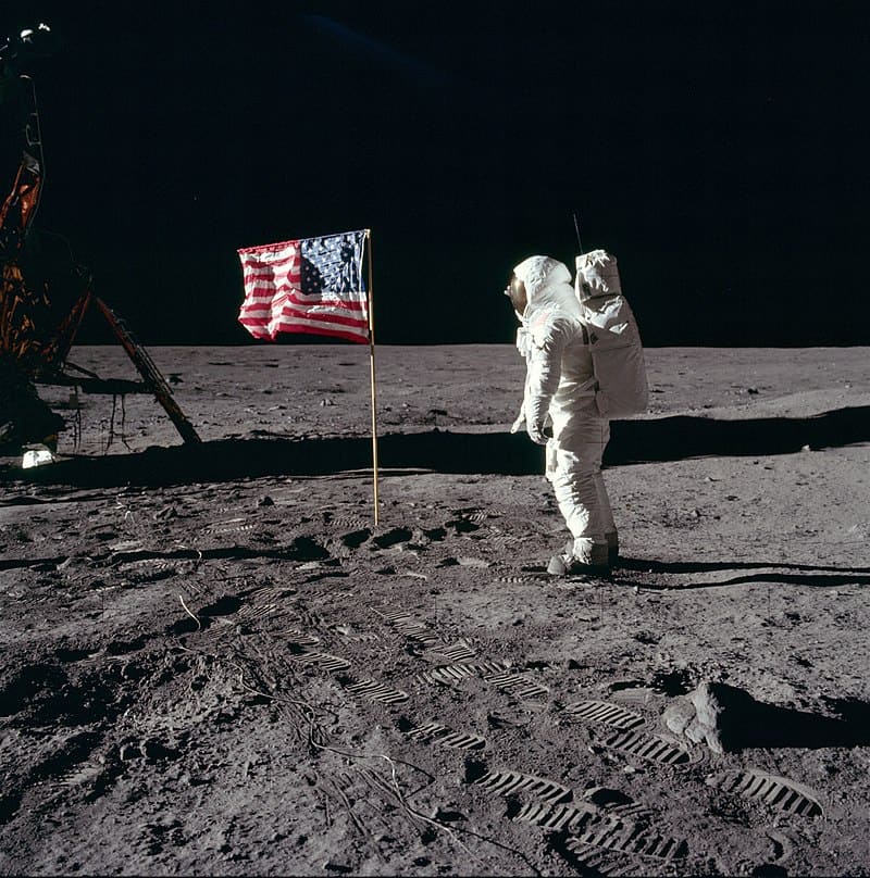 31 Facts That Prove the Moon Landing Wasn&#8217;t a Hoax