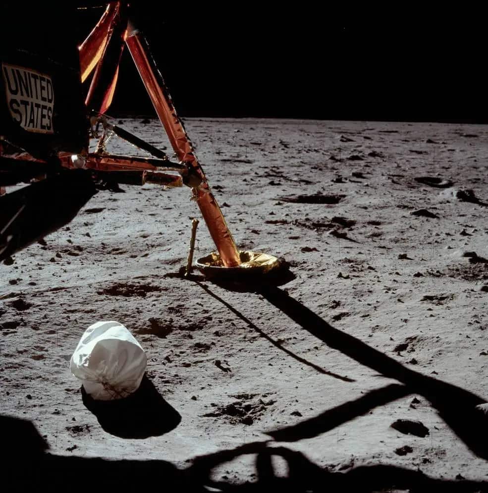 31 Facts That Prove the Moon Landing Wasn&#8217;t a Hoax