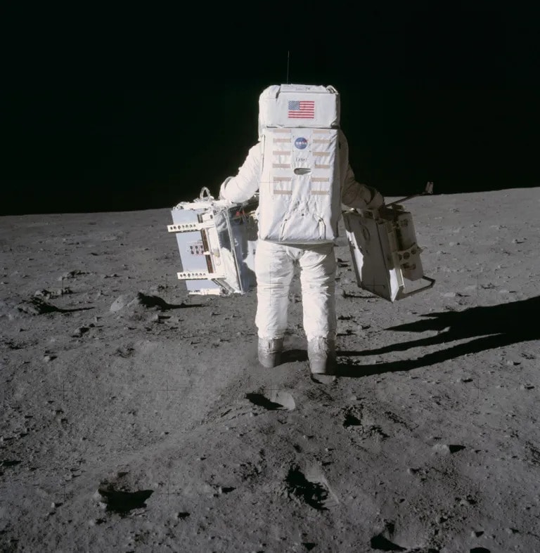 31 Facts That Prove the Moon Landing Wasn&#8217;t a Hoax