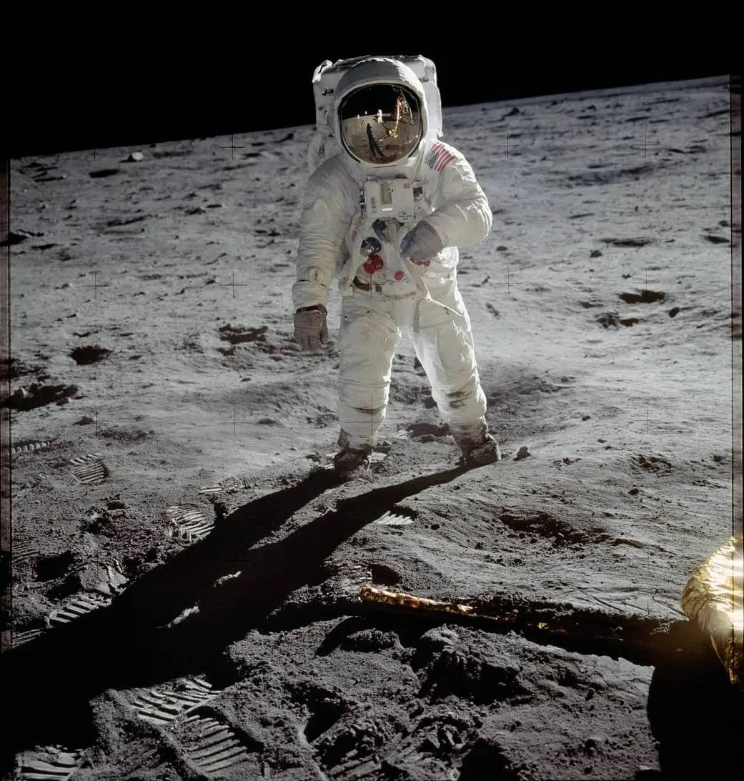 31 Facts That Prove the Moon Landing Wasn&#8217;t a Hoax