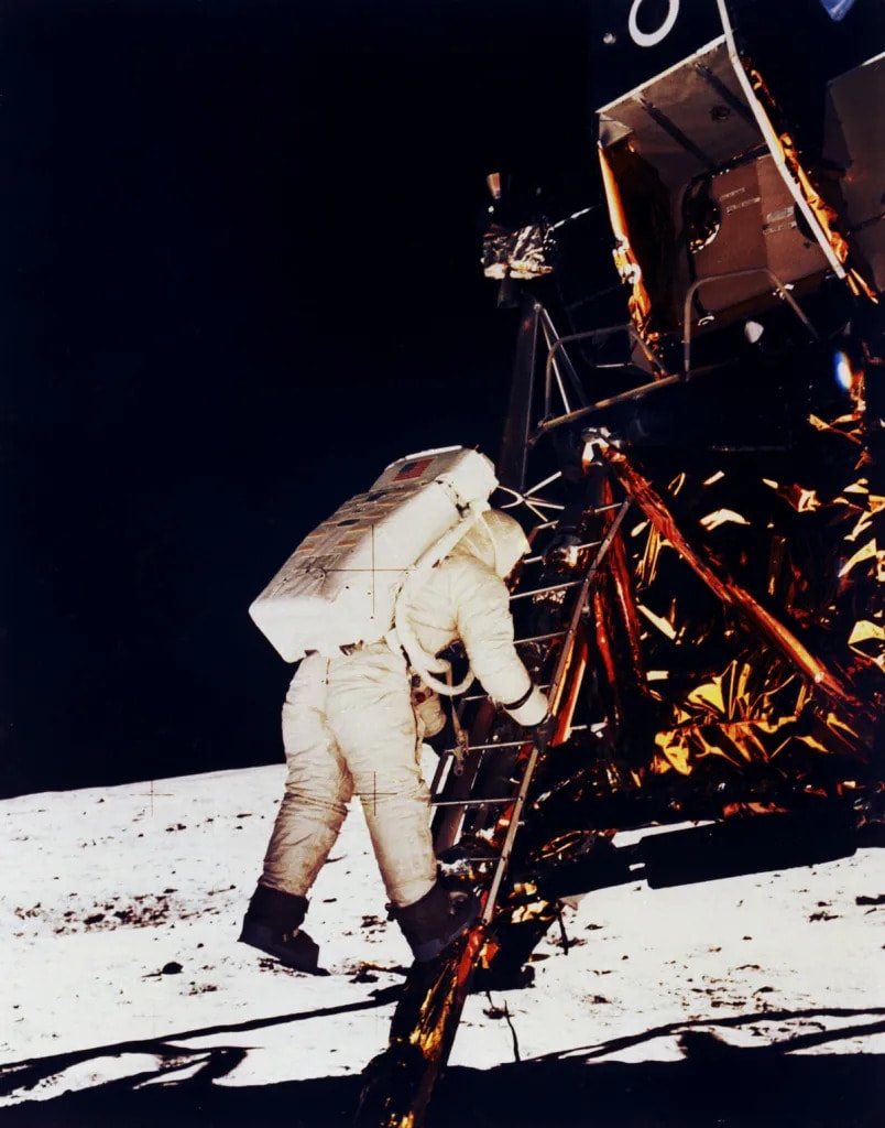 31 Facts That Prove the Moon Landing Wasn&#8217;t a Hoax