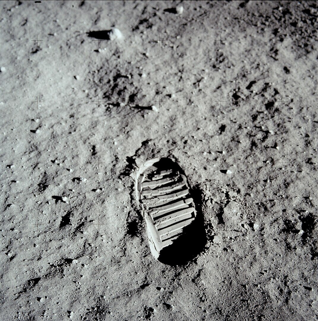 31 Facts That Prove the Moon Landing Wasn&#8217;t a Hoax