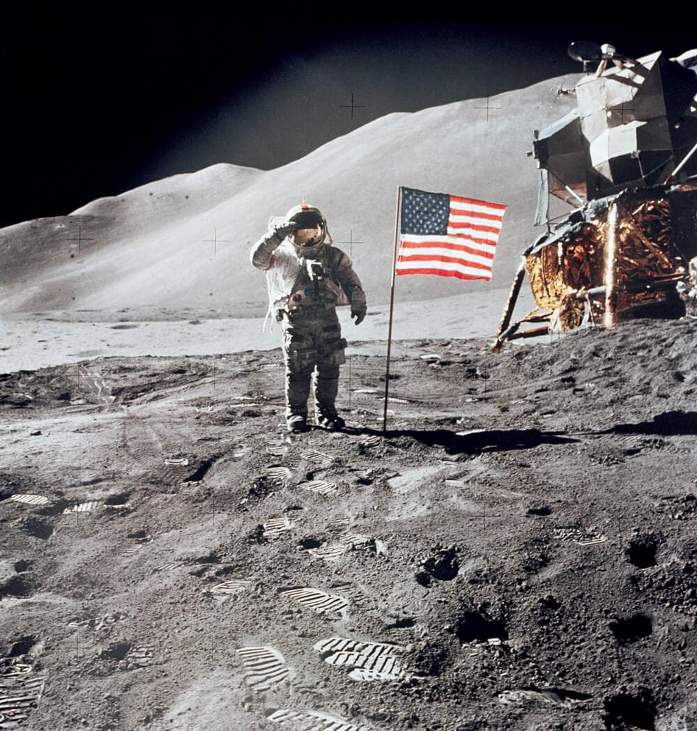 31 Facts That Prove the Moon Landing Wasn&#8217;t a Hoax