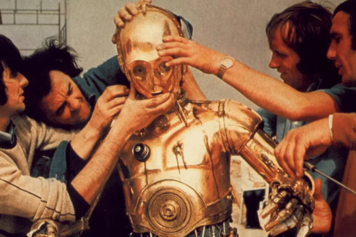 Incredible Behind The Scenes Footage of Our Favorite Sci-Fi Movies