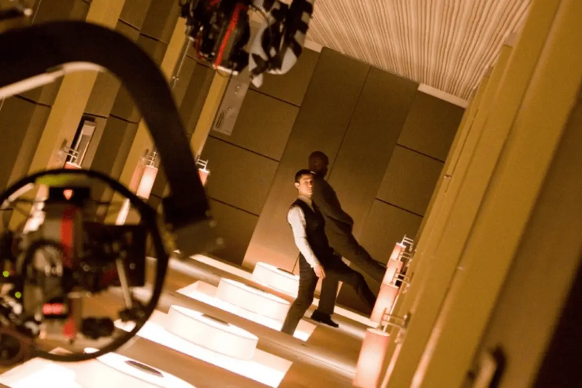 Incredible Behind The Scenes Footage of Our Favorite Sci-Fi Movies