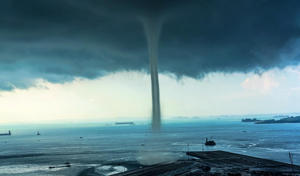 World&#8217;s Strangest Weather Phenomena And How They Happen